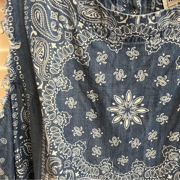 Chambray Paisley Button-Up-Back Tank - Picture 3 of 8